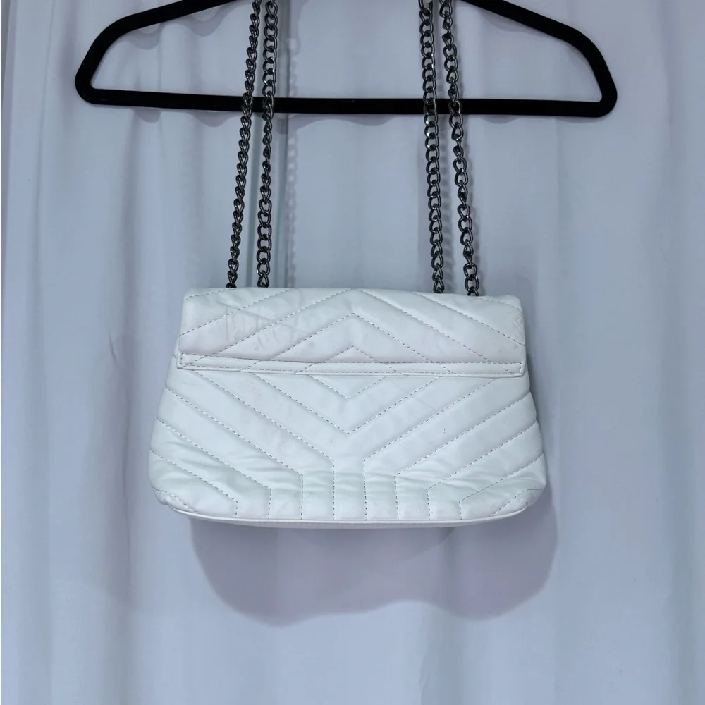 Yves Saint Laurent Loulou White Quilted Shoulder Bag - Picture 4 of 11